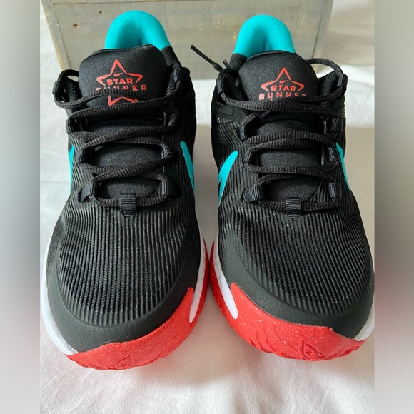 NWT Nike Sz-5 Big Kids Active Sneakers-Unique w/Outstanding Colors,Women’s Sz-7 - Picture 4 of 16